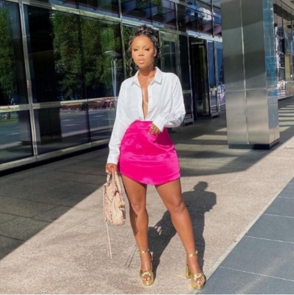 ZARA * PINK SATIN EFFECT MINI SKIRT - Picture 3 of 12